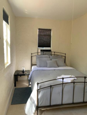 Cozy House 2 Rooms - Cute Private Room - Close to airport & Free parking